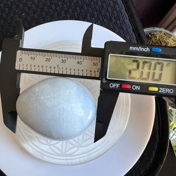 Celestine Crystal‎ Egg Meditation Stone - Picture 8 of 12